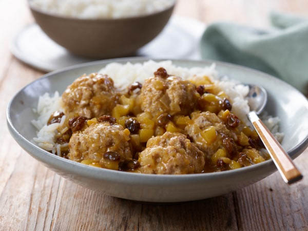 Danish-Meatballs-in-Curry-Sauce